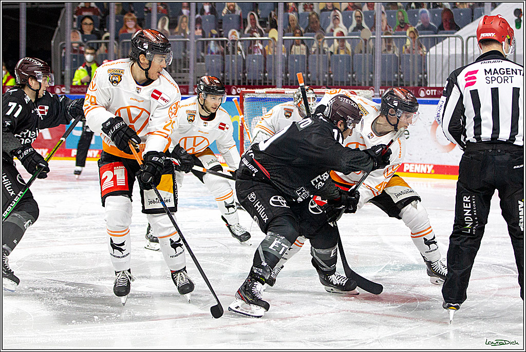 PENNY DEL;  Koelner Haie - Wolfsburg Grizzlys; Koeln, 17.03.2021